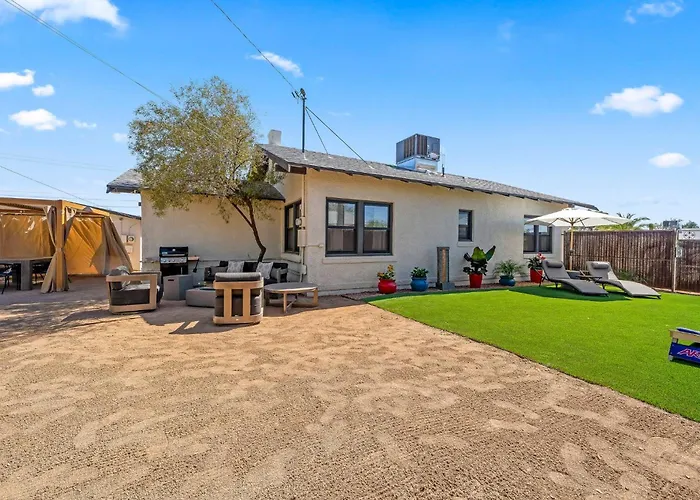 Corazón Compound *